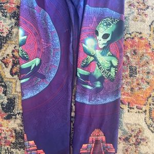 Alien yoga leggings